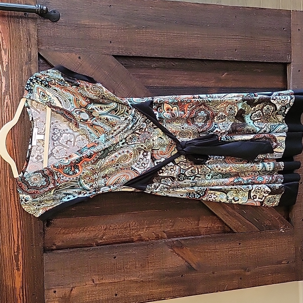 Pretty dress! - Picture 2 of 3